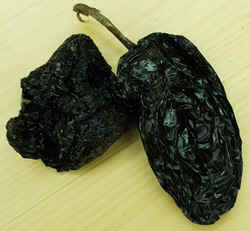 Dried Ancho Chile1007a.JPG (56979 bytes)