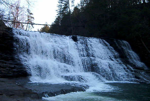 Upper Cane Creek Falls2.jpg (78149 bytes)
